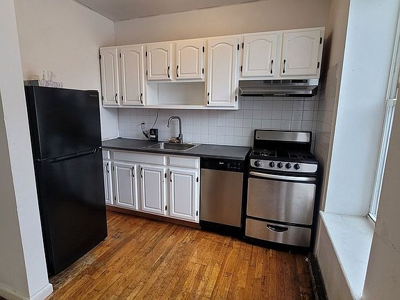3rd image of 170 E 110th St APT 3C