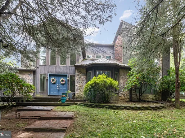 908 Hertzler Rd, Mechanicsburg, PA 17055