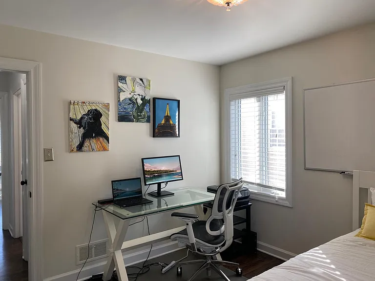 1034 E Algonquin Rd — Photo 12