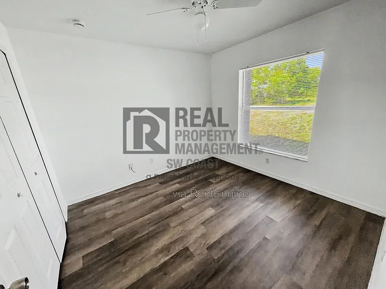 1135 Harry Ave S — Photo 12