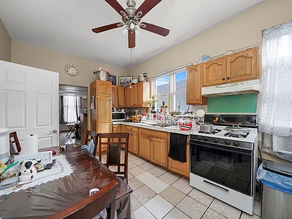 3rd image of 3018 S Central Park Ave