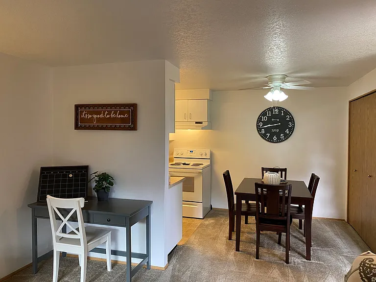 The Heights Apartments — Photo 33