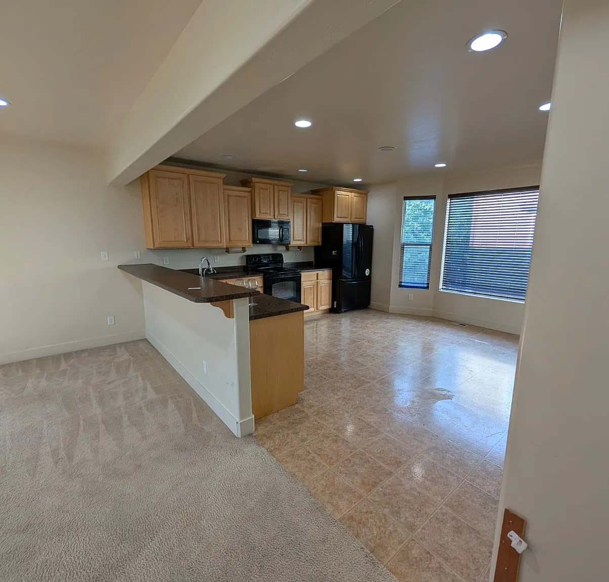 3 bed, 1600 sqft, $2,399 — Photo 3