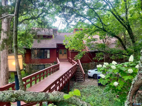 3118 Heatherhill Dr SE, Huntsville, AL 35802