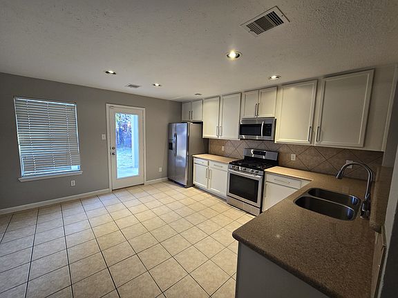 5th image of 339 Silky Leaf Dr