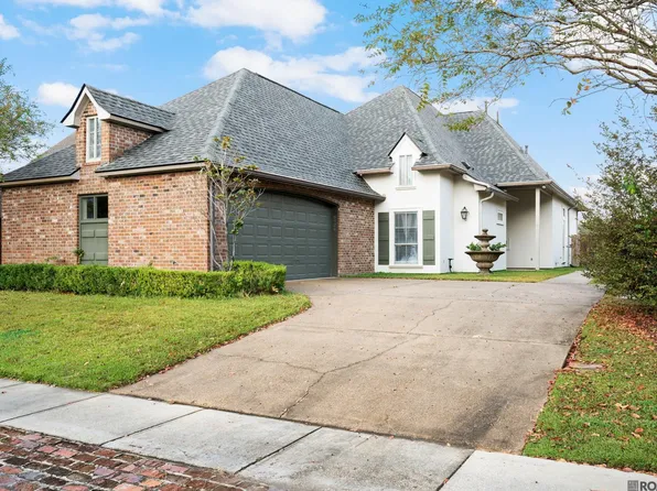 8926 Foxgate Dr, Baton Rouge, LA 70809