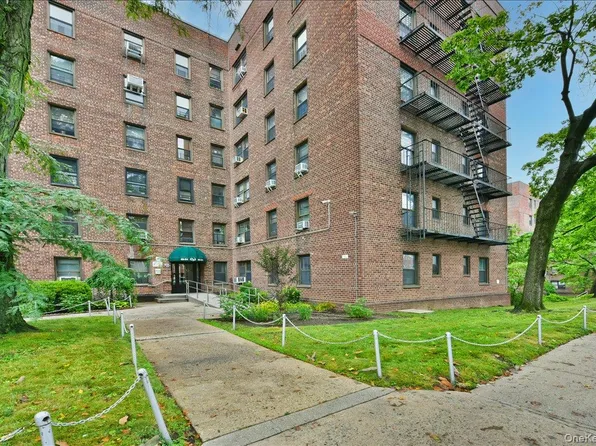 52-54 65th Place #1P, Maspeth, NY 11378