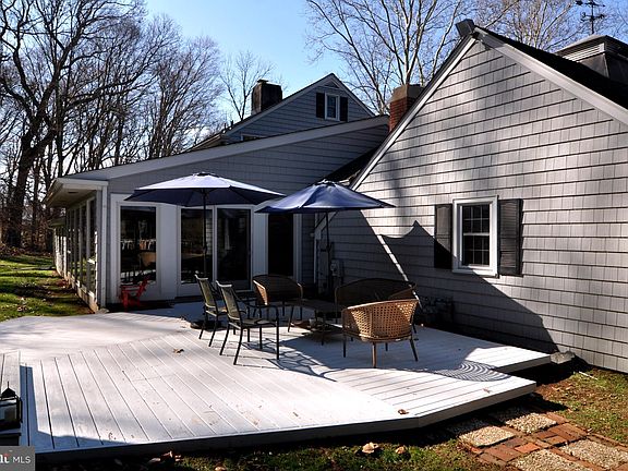 4th image of 800 Sycamore Ln