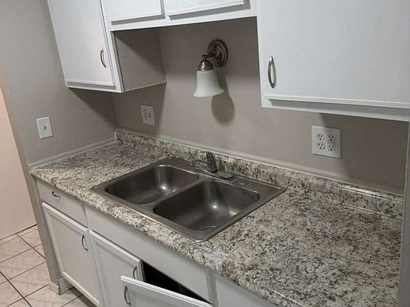 2nd image of 2100 Harrison Ave APT 3
