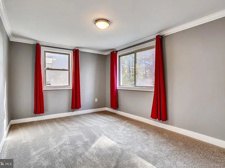 2838 Hartford St SE #201 — Photo 12