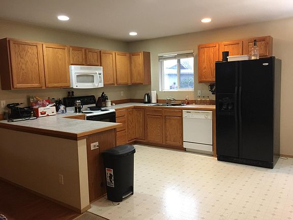4th image of 11902 22nd St NE