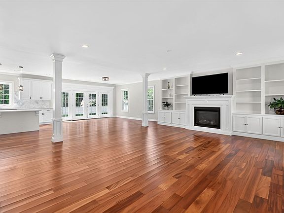 5th image of 27 Kibbe Ln