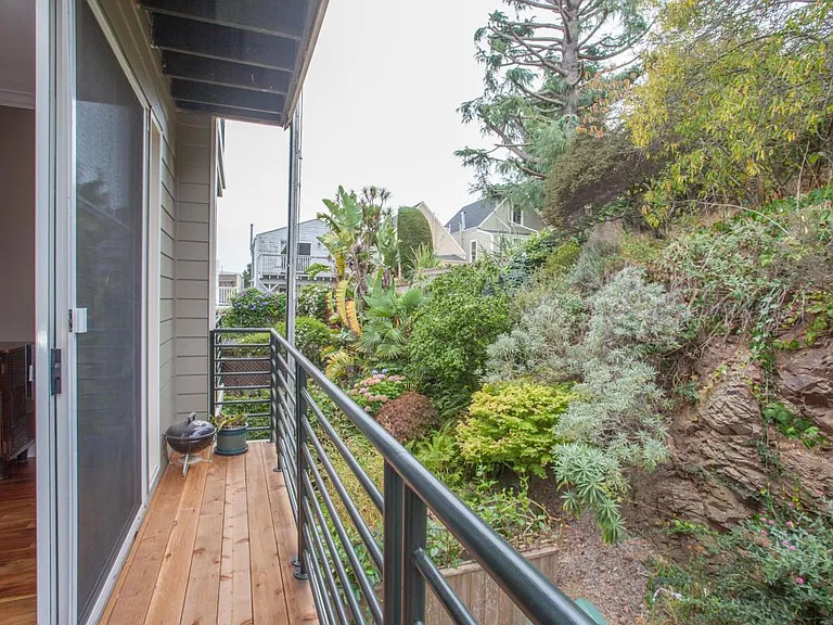 876 Castro St — Photo 20