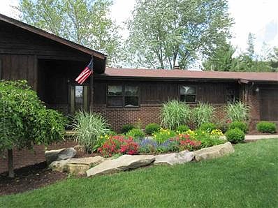 5th image of 825 Dalesa Ave