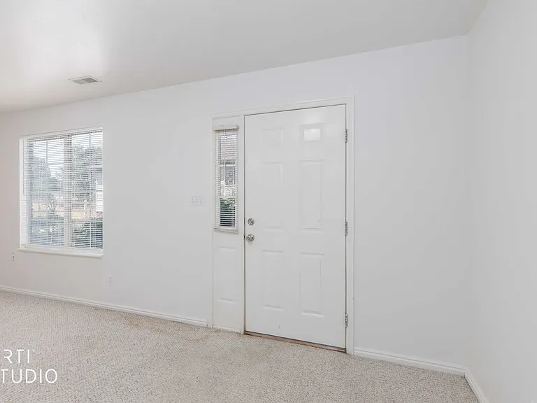4823 Old Post Rd #9 — Photo 5