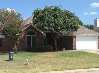 204 Linda St, Aubrey, TX 76227