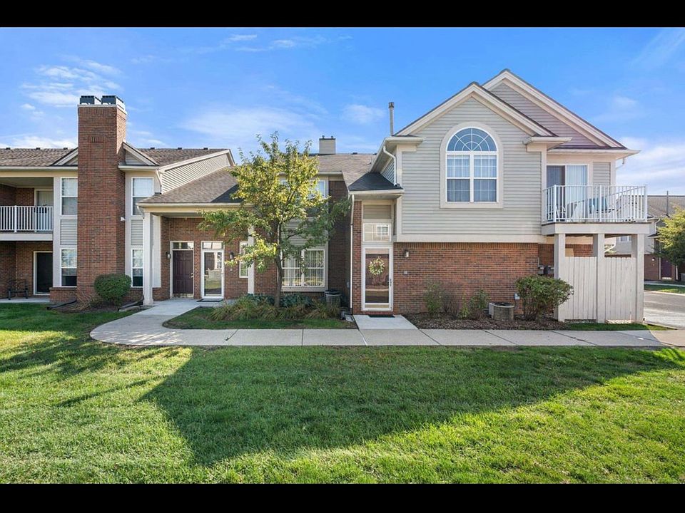 1st image of 15453 Claremont Dr N
