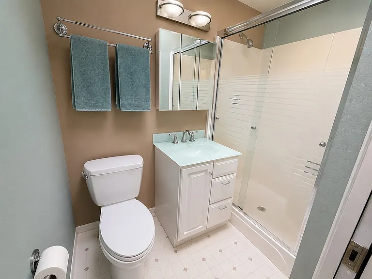 8430 SW 37th Ave — Photo 14