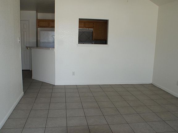 2nd image of 1210 Nicholas Cir APT B
