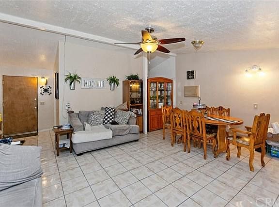 2nd image of 2563 Leebe Ave