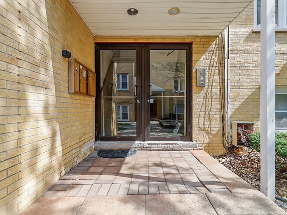 3rd image of 6630 W 95th St APT 2D