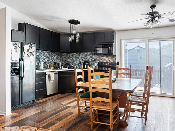 2nd image of 1601 N Ironwood Way