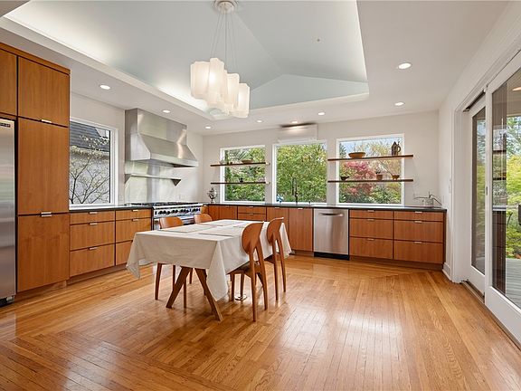 5th image of 1220 Bellerock St
