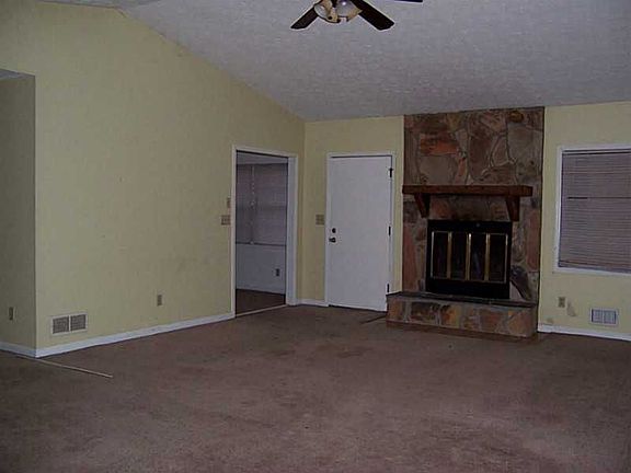 2nd image of 978 Asborough Ct