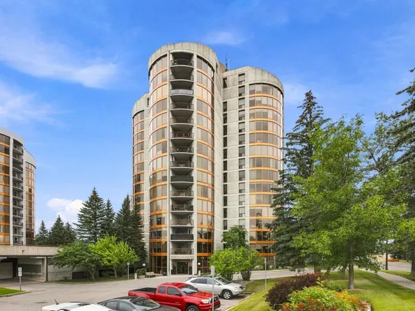 7030 NE Coach Hill Rd SW #3121, Calgary, AB T3H 1E4