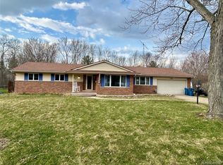 443 Boutell Dr, Grand Blanc, MI 48439
