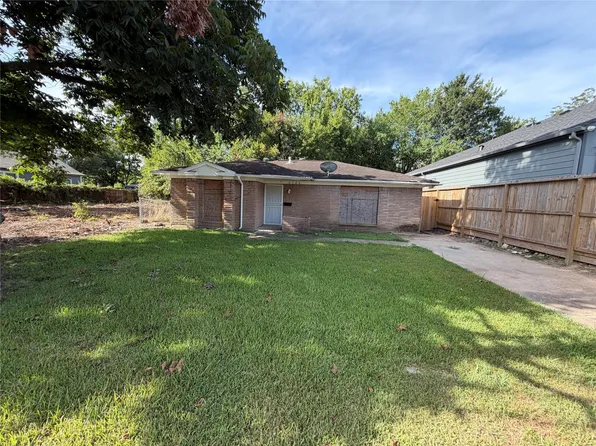 3704 Seabrook St, Houston, TX 77021