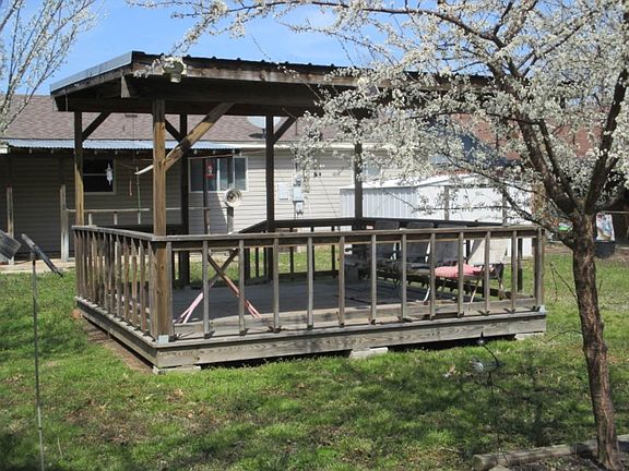 3rd image of 806 Sherwood Dr