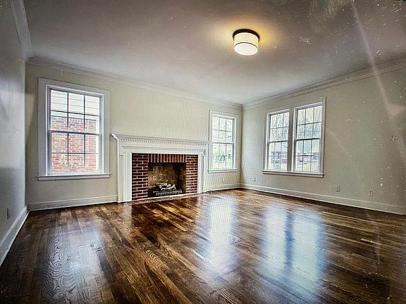 3rd image of 1921 Mignon Ave