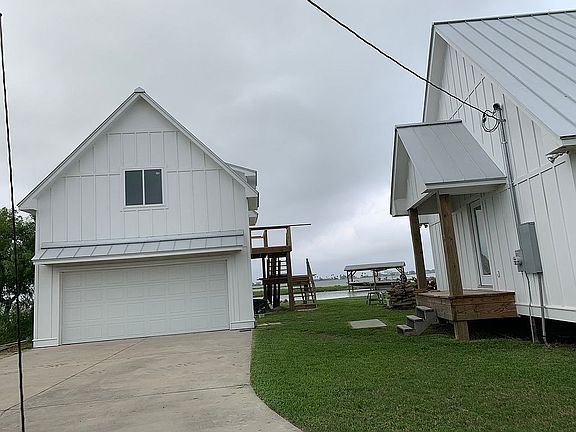 3rd image of 109 Lakeshore Dr