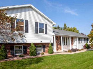 1843 Charles St, De Pere, WI 54115