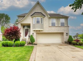 29685 Lacy Dr, Westland, MI