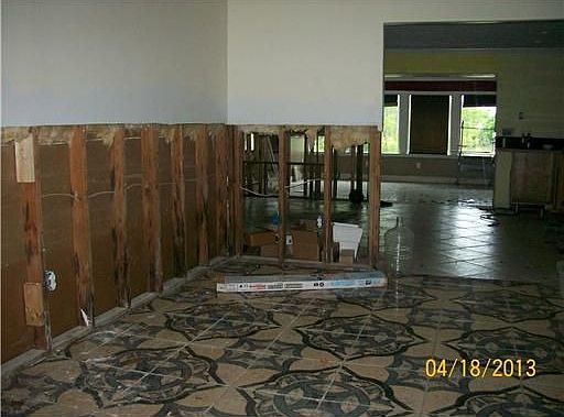 3rd image of 5253 Tampa Dr N