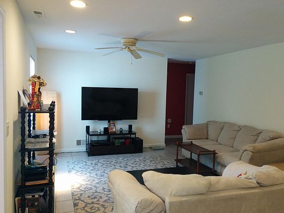 4th image of 705 Zlotkin Cir APT 5