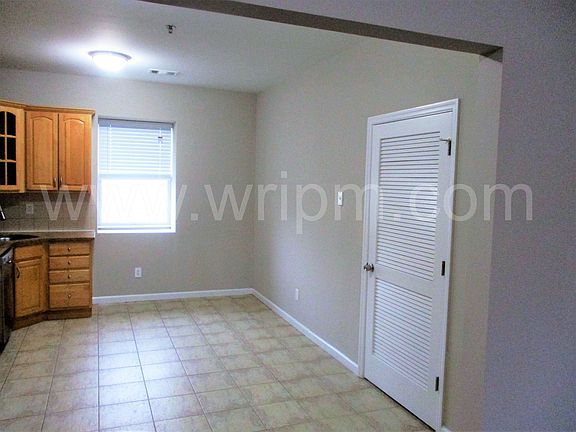 4th image of 33-37 New York Ave APT 3B