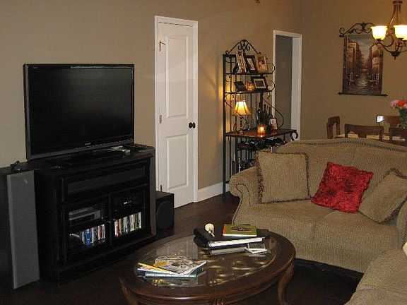 4th image of 1449 Collins Dr