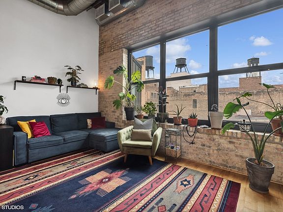 4th image of 2303 S Michigan Ave APT 314
