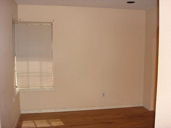 4th image of 1423 Glenwood Dr