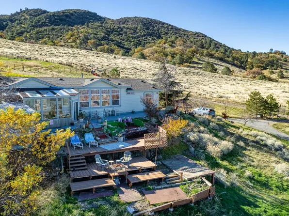 19322 Tucker Rd, Tehachapi, CA 93561