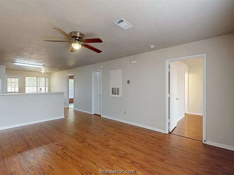 1513 Hollowhill Dr #B — Photo 3