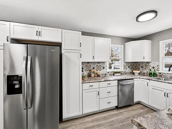 4th image of 2639 Louis Ave