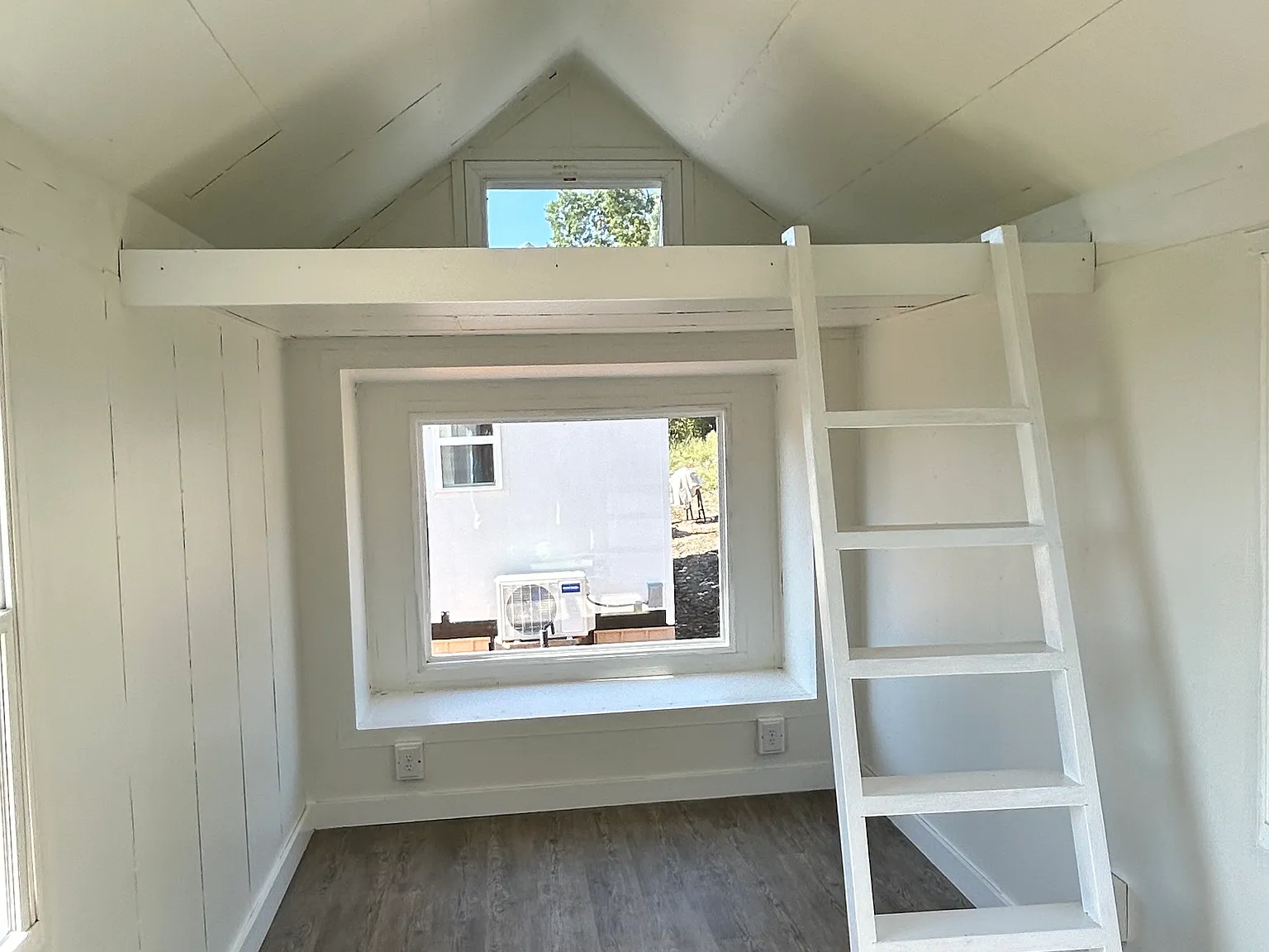 Studio, 192 sqft, $595 — Photo 2