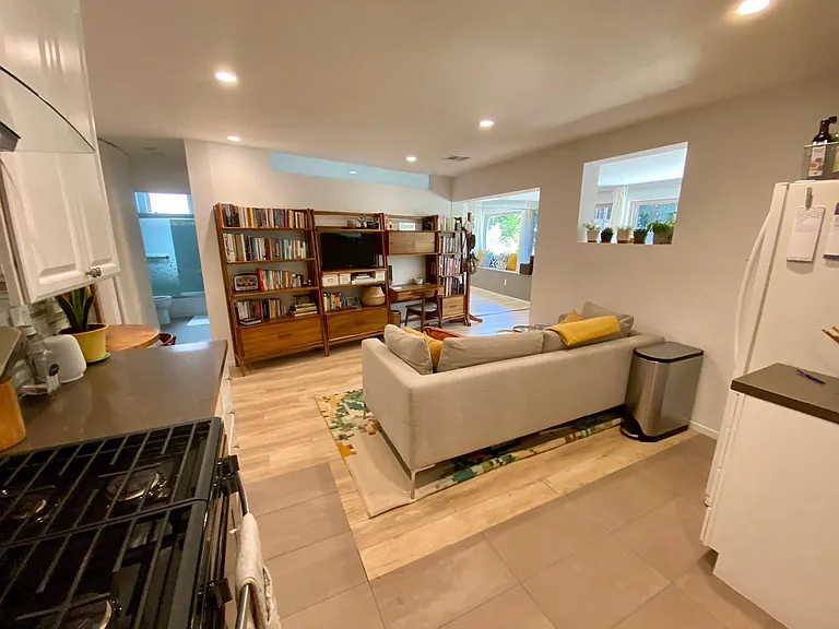 3243 Malcolm Ave — Photo 16