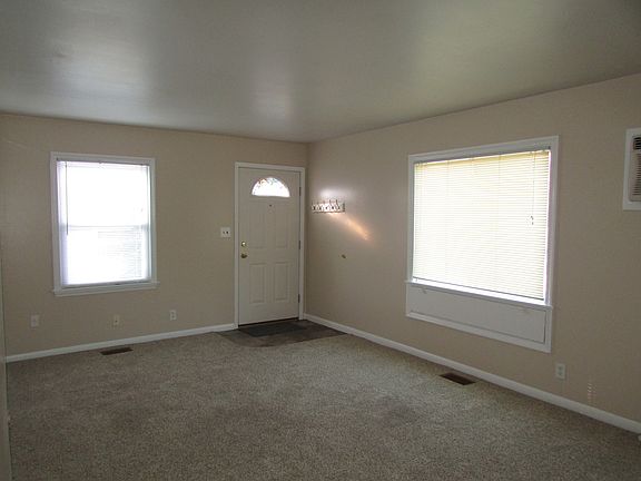 3rd image of 207 E Saint Andrew St