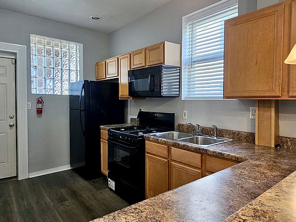 3rd image of 6130 S Saint Lawrence Ave #1