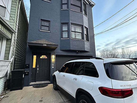 2nd image of 298 Arlington Ave #1